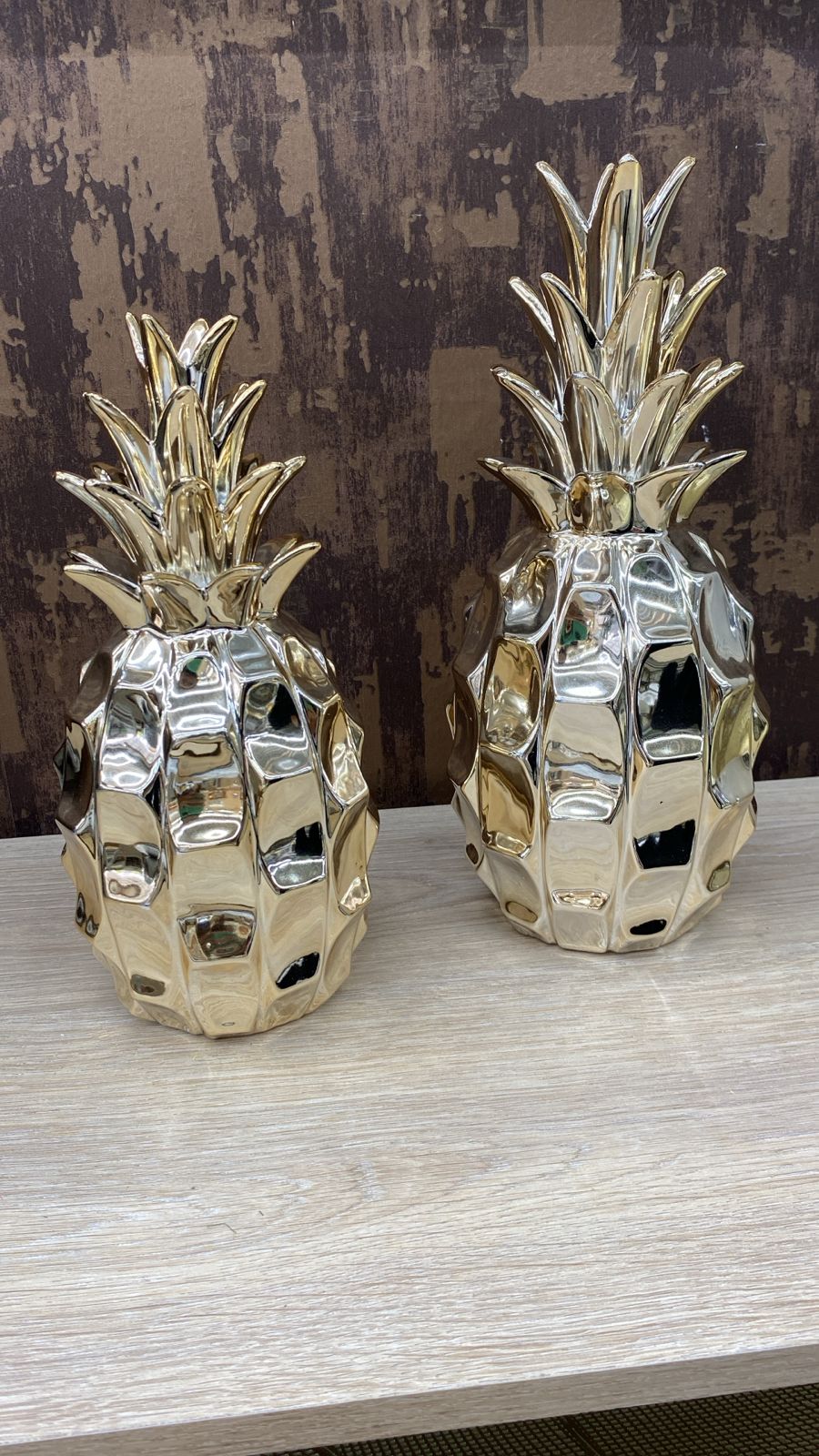 Duo de Piñas Decorativas – DekoHome