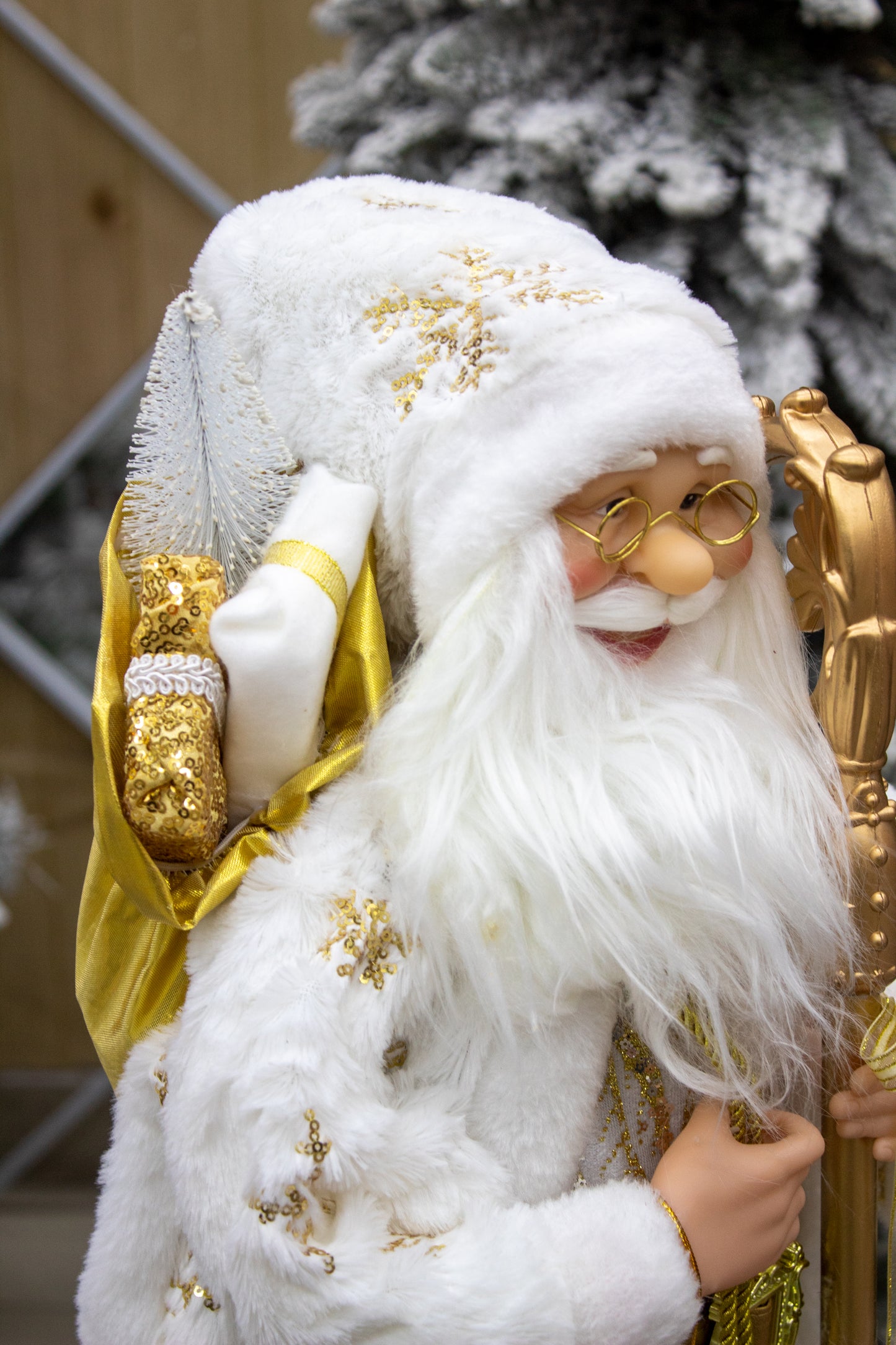 Santa Blanco Dorado